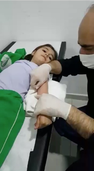 Ilein receiving therapy after X-rays